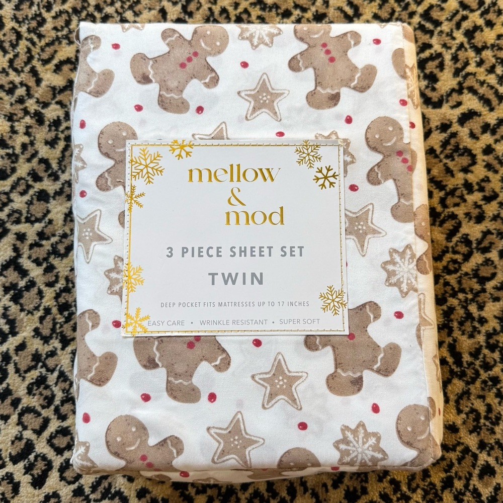 Gingerbread men sheet set (Twin) (NWT)